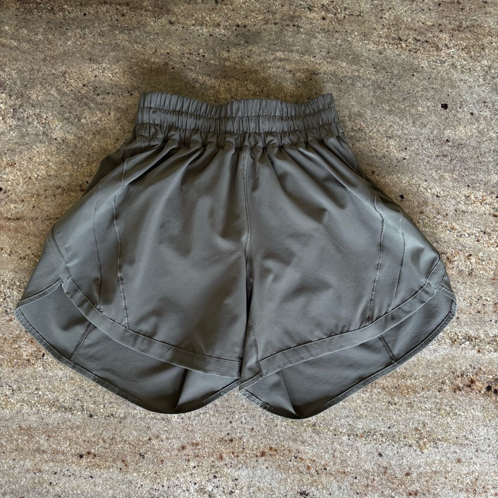 Lululemon Track That 5” Shorts Size 4 Green